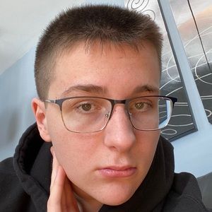 Meet your Posher, Simon